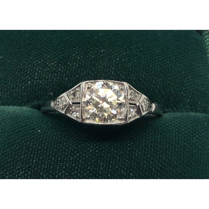 Art Deco Round Brilliant-Cut 0.80 Carat Diamond Platinum Ring, Circa 1935