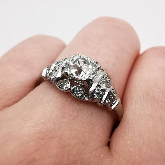 Late Art Deco Diamond and Platinum Ring, 0.85 Carats H SI1, Circa 1940