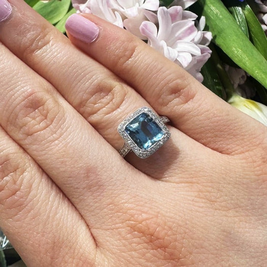 Modern Aquamarine, Diamond and Platinum Cluster Ring, 2.59 Carats