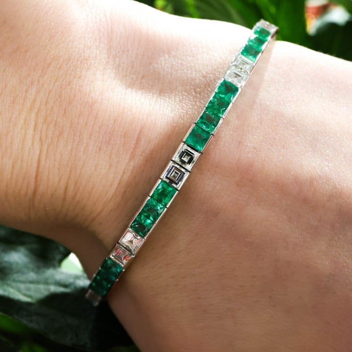 Modern Emerald 6.37 Carats Diamond 5.05 Carats and Platinum Line Bracelet
