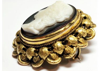 Antique Hardstone Cameo and Gold Brooch, Circa 1875 side