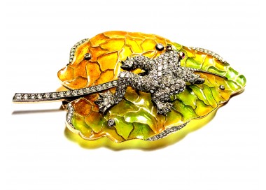 Moira Plique à Jour Enamel, Diamond, Ruby, Silver and Gold Frog on Leaf Brooch