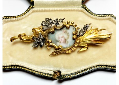 French Art Nouveau Diamond and Gold Portrait Brooch