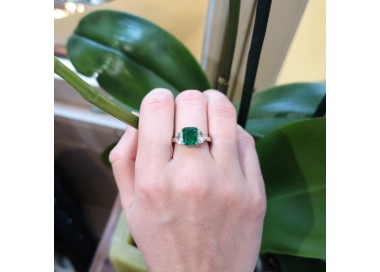 Emerald Diamond and Platinum Ring 2.00ct
