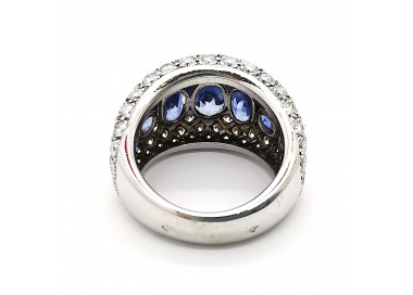 Ceylon sapphire and diamond ring
