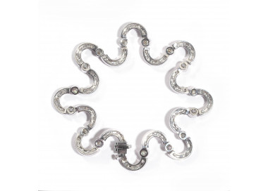 Modern Diamond and Platinum Curving Waves Bracelet, 9.75 Carats