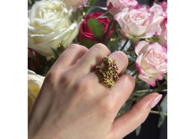 Vintage Enamel and Gold Double Lion Head Ring by Zolatas, Circa 1980