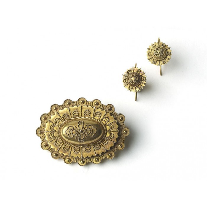 Victorian Etruscan Brooch and Earrings Gold Suite