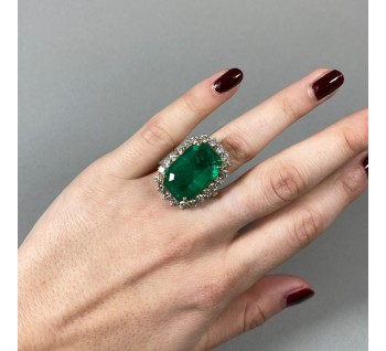 Colombian Emerald And Diamond Cluster Ring
