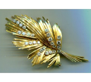 Gübelin Gold and Diamond Brooch