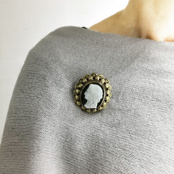 Antique Hardstone Sardonyx Cameo and Gold Brooch, Circa 1875