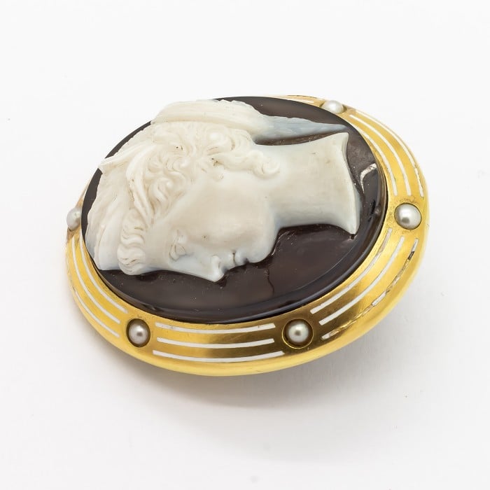 Antique Hera Cameo Brooch with Sardonyx Natural Pearl and Gold, Circa 1890