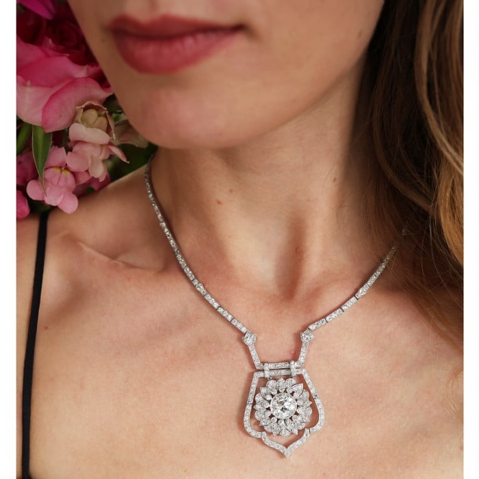 Art Deco Diamond and Platinum Necklace, Circa 1920 18.75 Carats