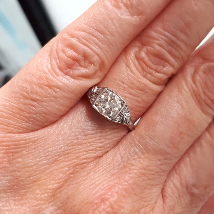 Art Deco Round Brilliant-Cut 0.80 Carat Diamond Platinum Ring, Circa 1935