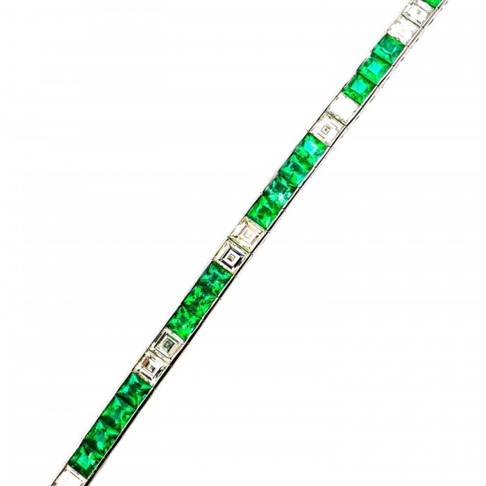 Modern Emerald 6.37 Carats Diamond 5.05 Carats and Platinum Line Bracelet