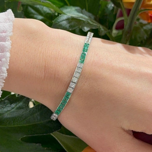 Modern Emerald 6.37 Carats Diamond 5.05 Carats and Platinum Line Bracelet
